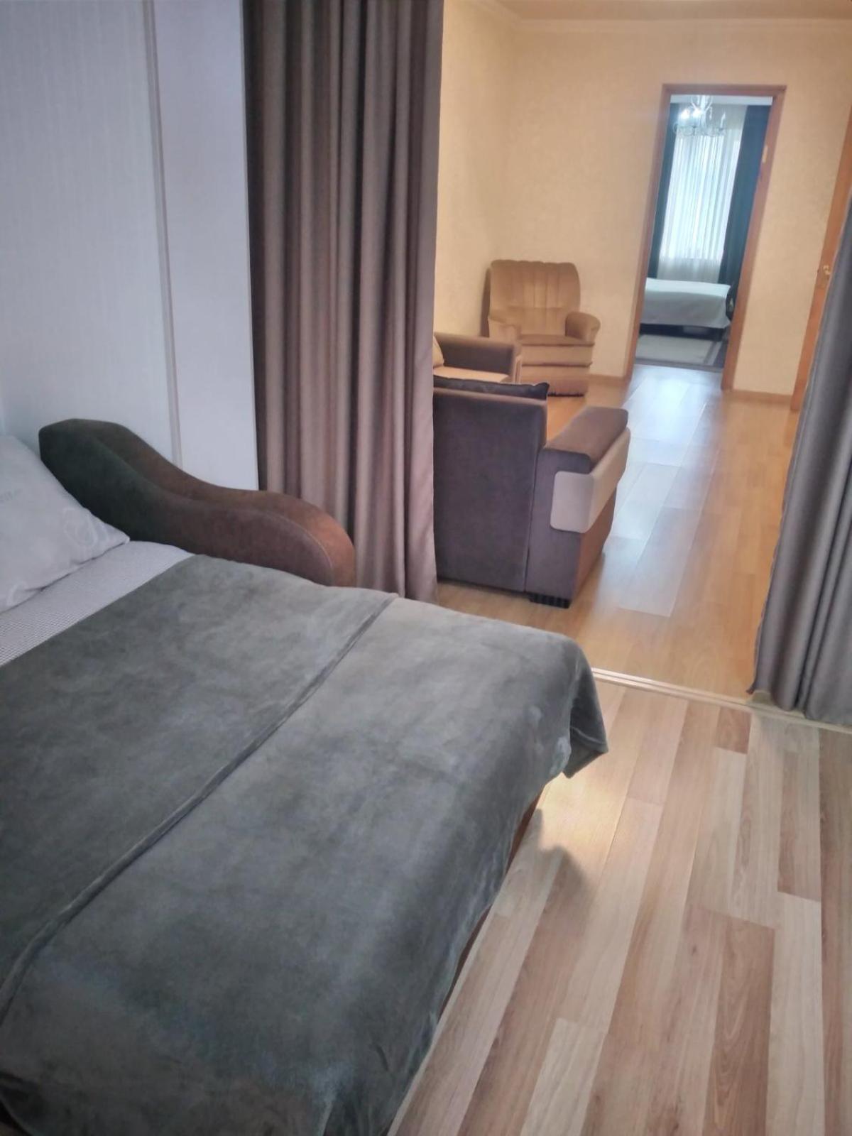 Izi'S Cozy Apartment Kutaisi Eksteriør billede
